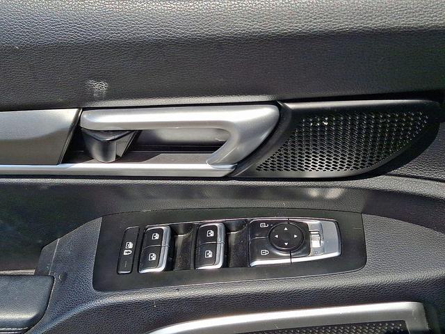 Photo of 2021 Glacial White Pearl Kia Telluride