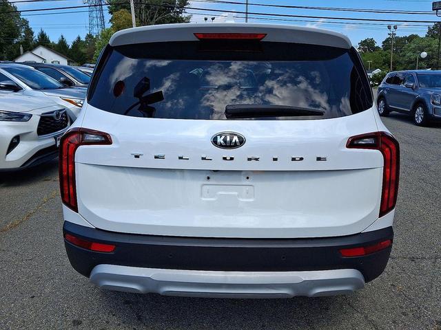 Photo of 2021 Glacial White Pearl Kia Telluride