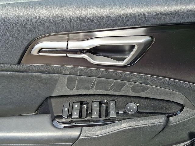 Photo of 2023 Ebony Black Kia Sportage