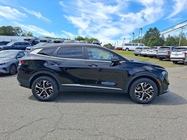 Photo of 2023 Ebony Black Kia Sportage