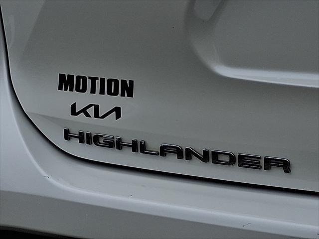 Photo of 2021 Blizzard Pearl Toyota Highlander