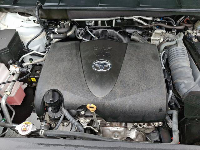 Photo of 2021 Blizzard Pearl Toyota Highlander