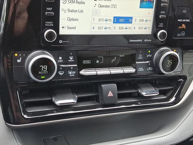 Photo of 2021 Blizzard Pearl Toyota Highlander