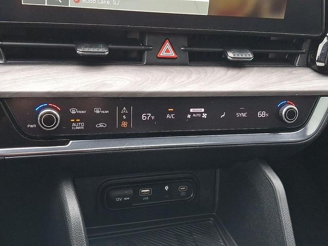 Photo of 2023 Ebony Black Kia Sportage