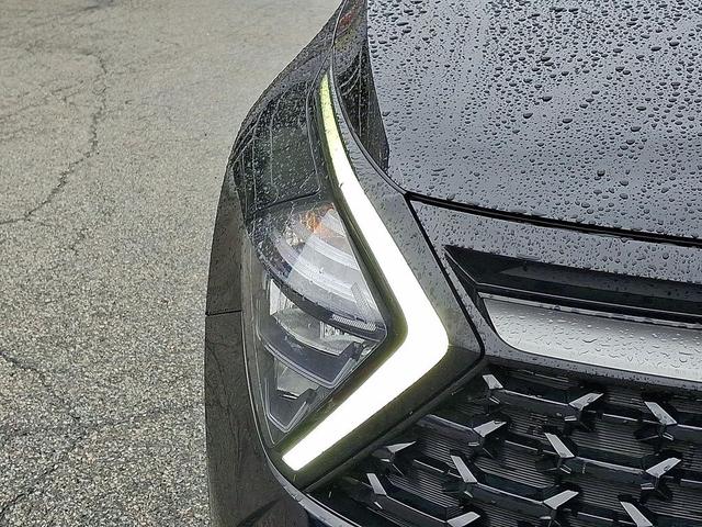 Photo of 2023 Ebony Black Kia Sportage