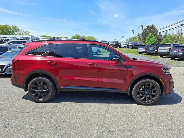Photo of 2022 Passion Red Tintcoat Kia Sorento