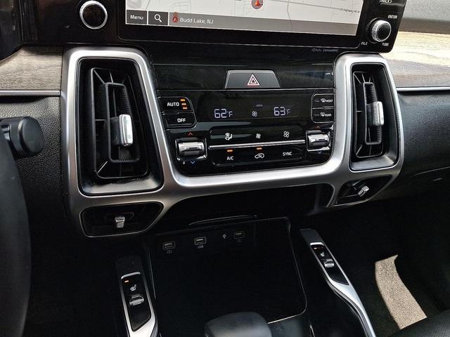 Photo of 2022 Aruba Green Kia Sorento