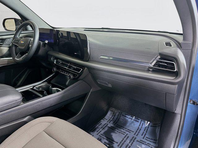 Photo of 2024 Lakeshore Blue Metallic Chevrolet Traverse