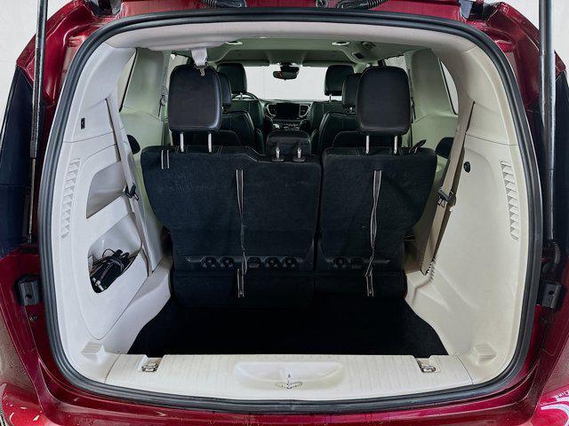 Photo of 2023 Velvet Red Pearlcoat Chrysler Pacifica