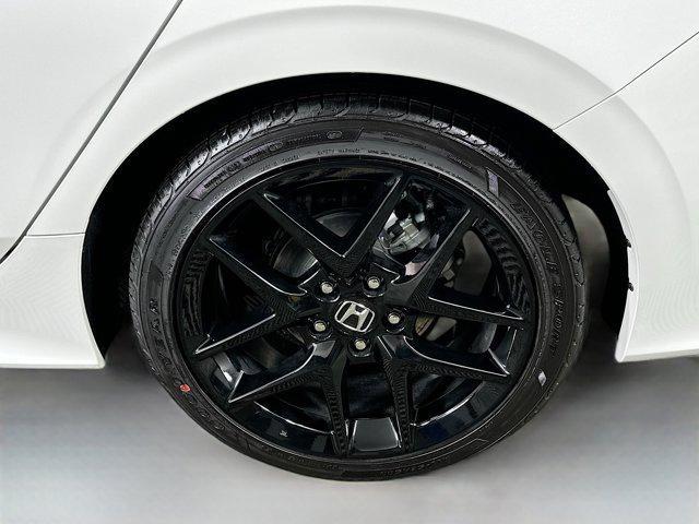 Photo of 2025 Platinum White Pearl Honda Civic