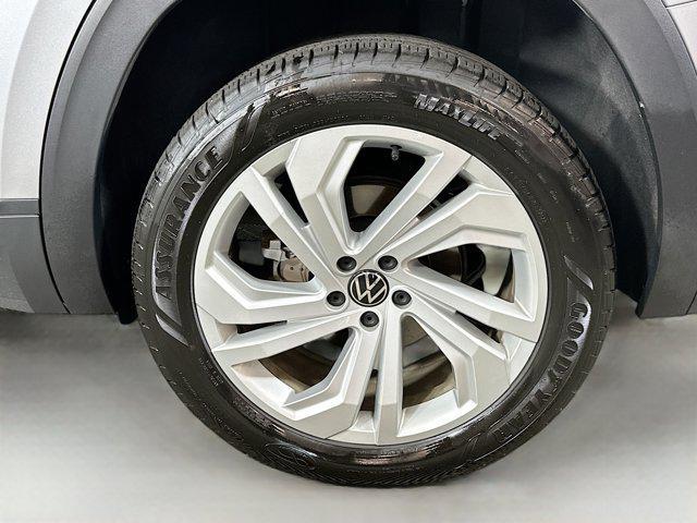 Photo of 2022 Pyrite Silver Metallic Volkswagen Atlas