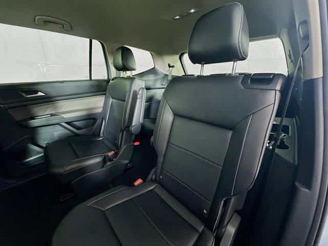 Photo of 2022 Pyrite Silver Metallic Volkswagen Atlas