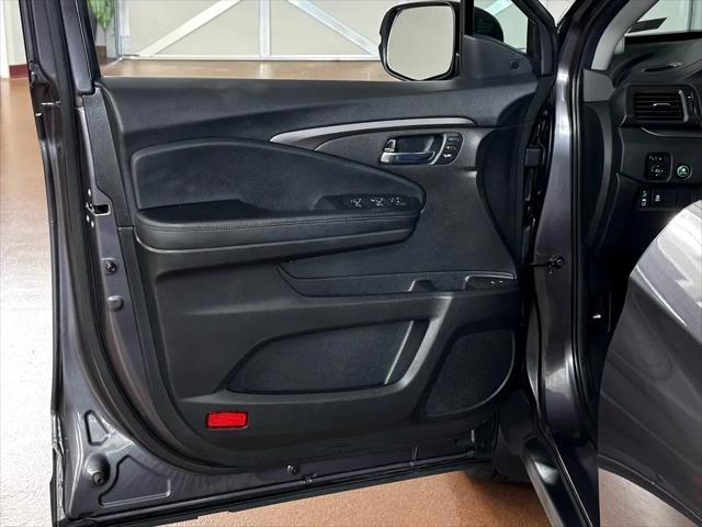 Photo of 2021 Modern Steel Metallic Honda Pilot