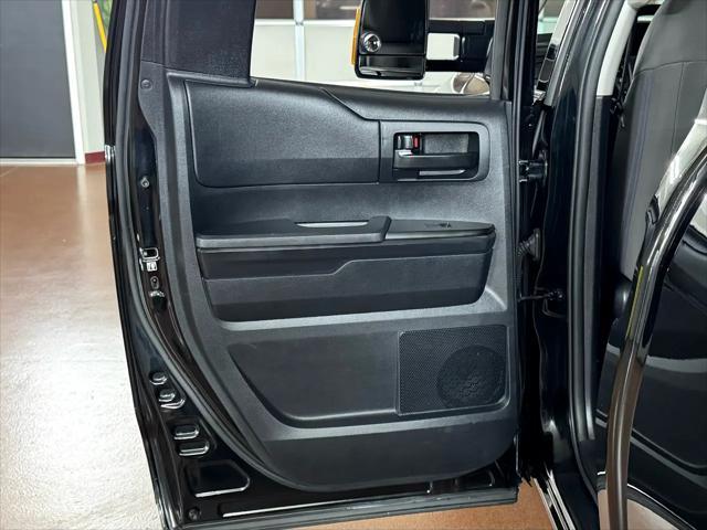 Photo of 2019 Midnight Black Metallic Toyota Tundra