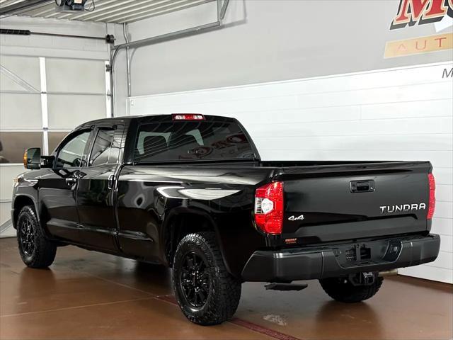 Photo of 2019 Midnight Black Metallic Toyota Tundra