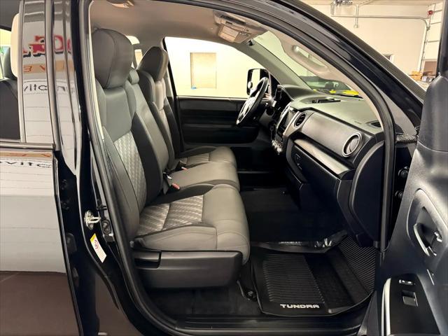 Photo of 2019 Midnight Black Metallic Toyota Tundra