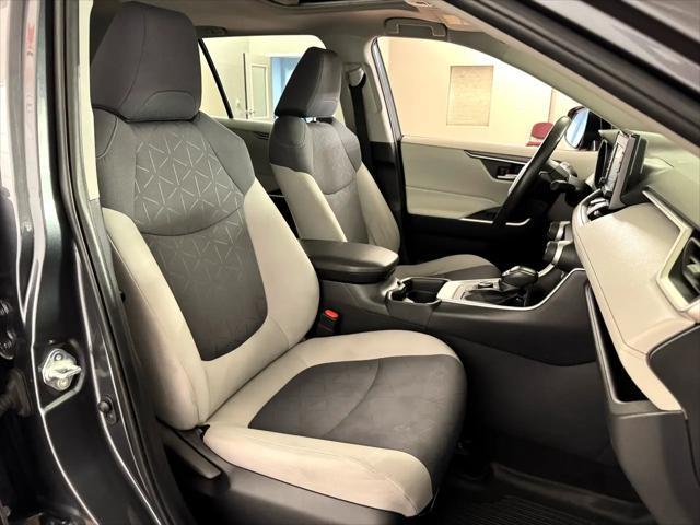 Photo of 2020 Magnetic Gray Metallic Toyota RAV4 Hybrid