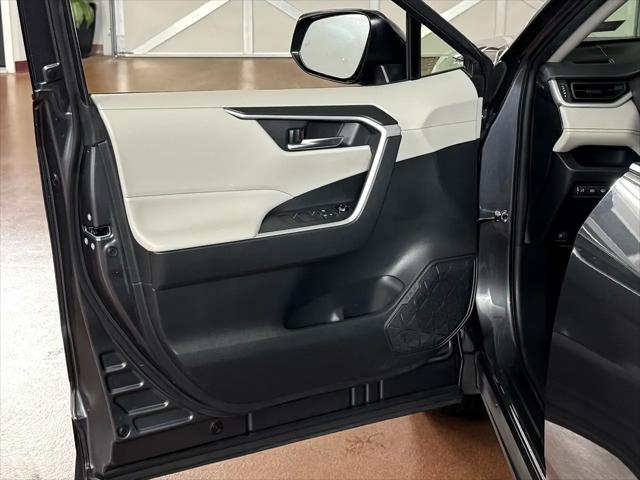 Photo of 2020 Magnetic Gray Metallic Toyota RAV4 Hybrid