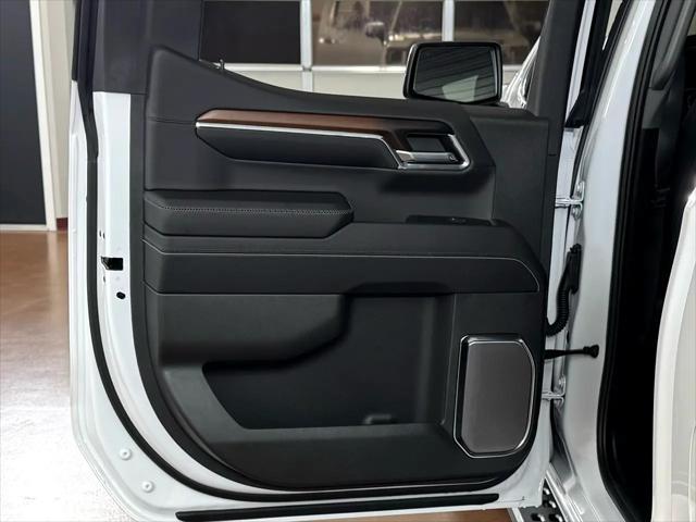 Photo of 2024 White Frost GMC Sierra 1500
