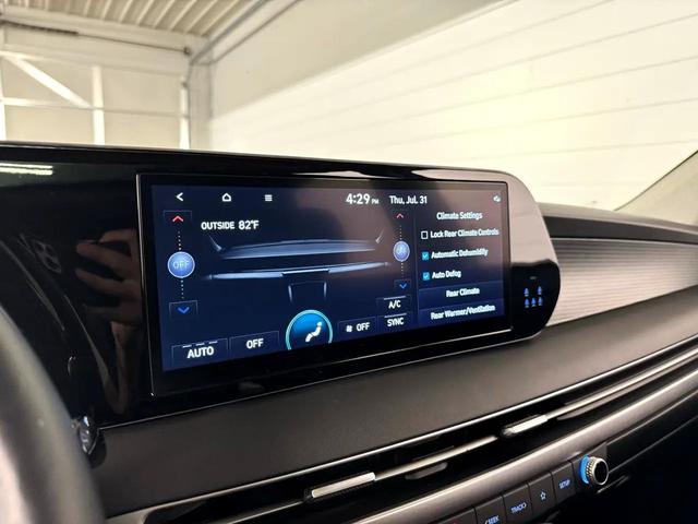 Photo of 2023 Hyper White Hyundai PALISADE
