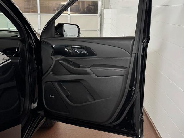 Photo of 2023 Mosaic Black Metallic Chevrolet Traverse