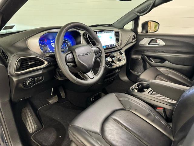 Photo of 2023 Fathom Blue Pearl Chrysler Pacifica