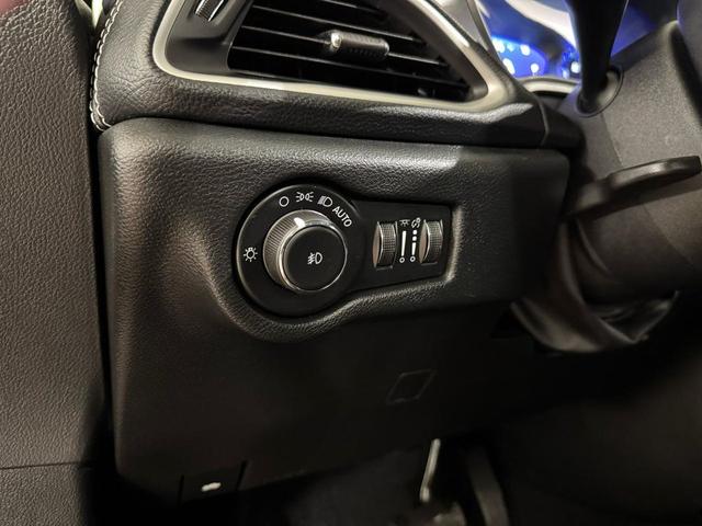 Photo of 2023 Fathom Blue Pearl Chrysler Pacifica