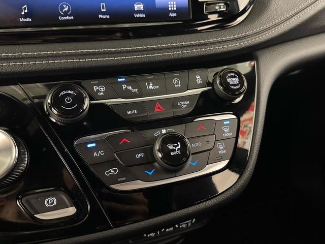 Photo of 2023 Fathom Blue Pearl Chrysler Pacifica