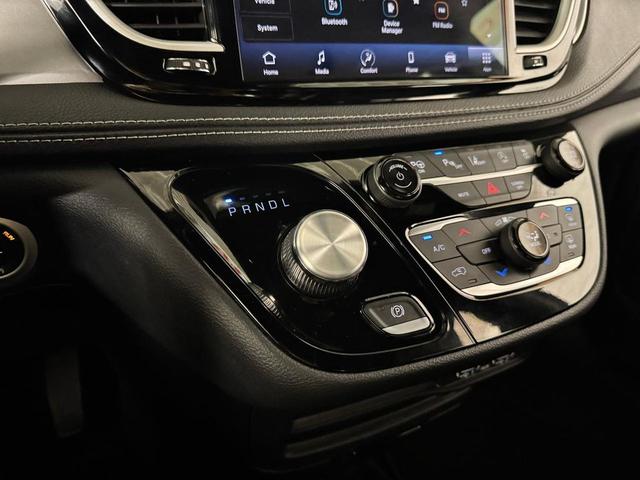 Photo of 2023 Fathom Blue Pearl Chrysler Pacifica