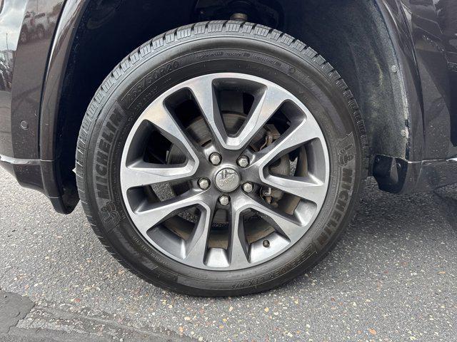 Photo of 2017 Luxury Brown Pearlcoat Jeep Grand Cherokee