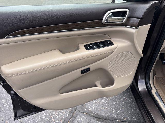 Photo of 2017 Luxury Brown Pearlcoat Jeep Grand Cherokee