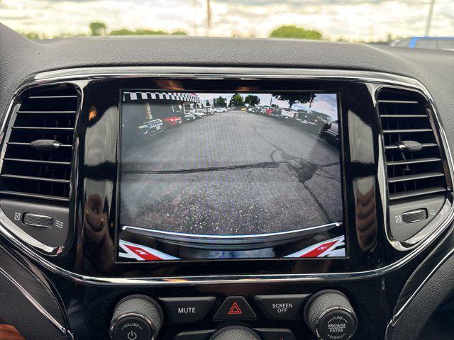 Photo of 2022 Diamond Black Crystal Pearlcoat Jeep Grand Cherokee