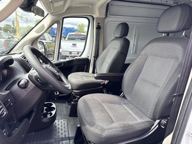 Photo of 2022 Bright White Clearcoat RAM ProMaster 2500