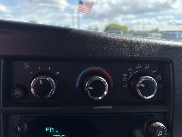 Photo of 2021 Summit White Chevrolet Express 3500