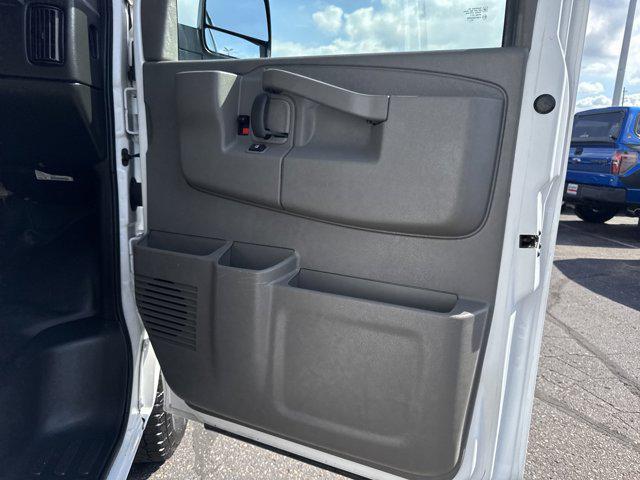 Photo of 2021 Summit White Chevrolet Express 3500
