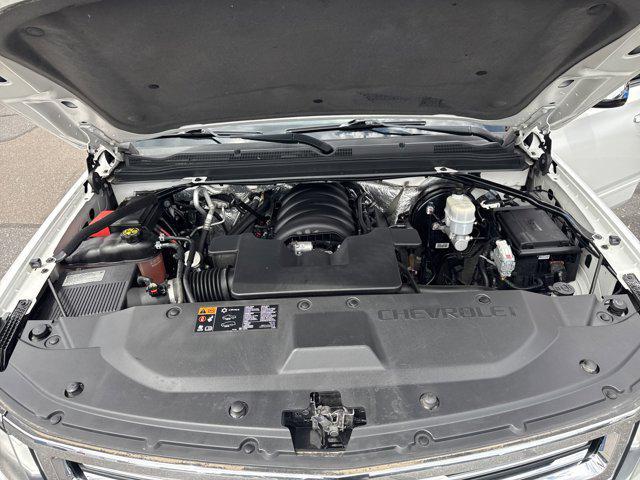 Photo of 2015 Summit White Chevrolet Suburban