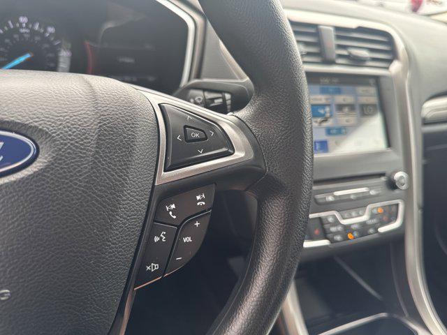 Photo of 2018 Oxford White Ford Fusion Hybrid