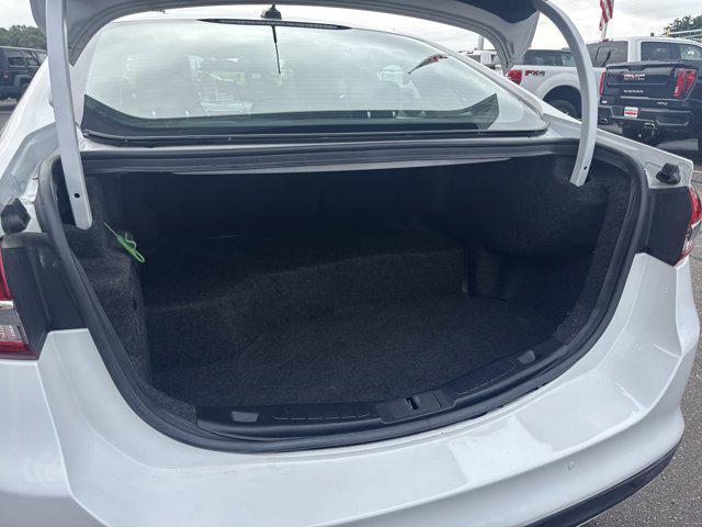 Photo of 2018 Oxford White Ford Fusion Hybrid