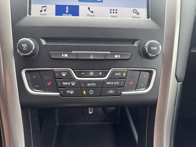 Photo of 2018 Oxford White Ford Fusion Hybrid