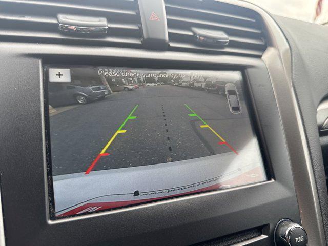 Photo of 2018 Oxford White Ford Fusion Hybrid