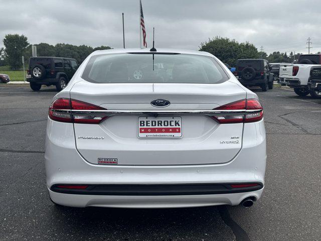 Photo of 2018 Oxford White Ford Fusion Hybrid