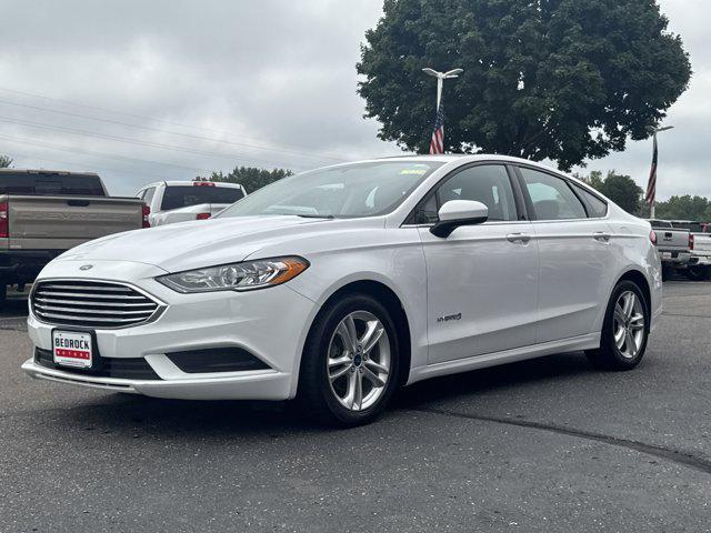 Photo of 2018 Oxford White Ford Fusion Hybrid
