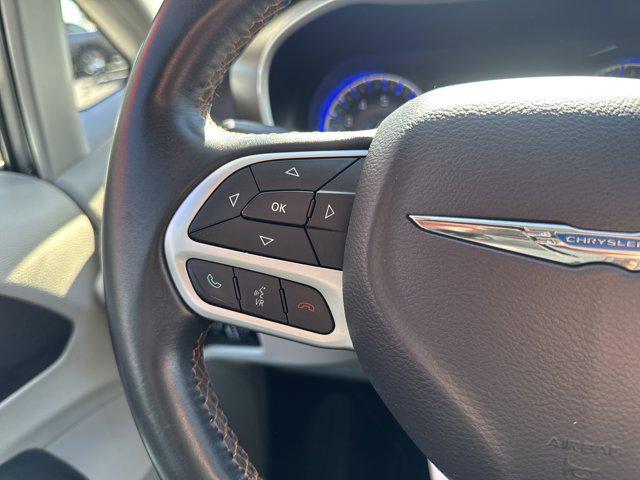 Photo of 2017 Billet Silver Metallic Clearcoat Chrysler Pacifica