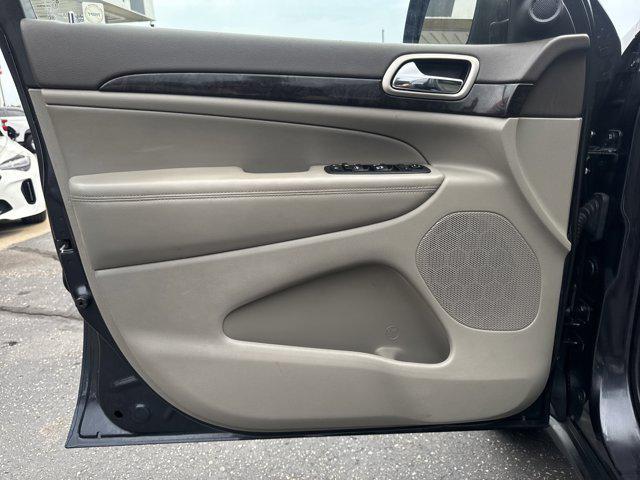 Photo of 2012 Maximum Steel Metallic Clearcoat Jeep Grand Cherokee