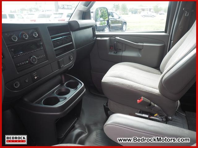 Photo of 2017 Summit White GMC Savana 2500
