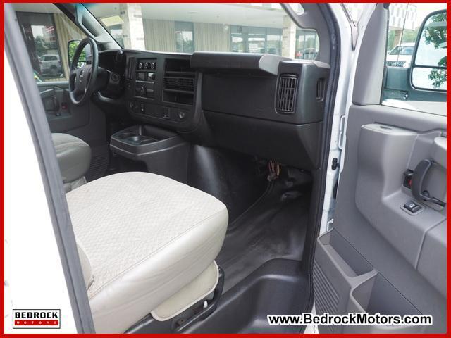 Photo of 2017 Summit White GMC Savana 2500
