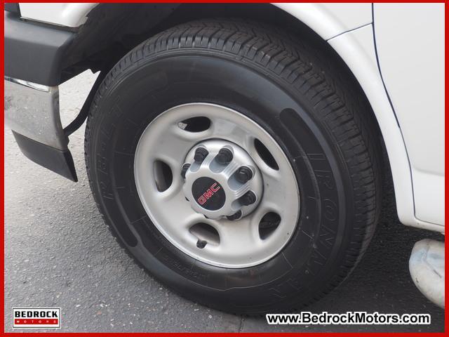 Photo of 2017 Summit White GMC Savana 2500