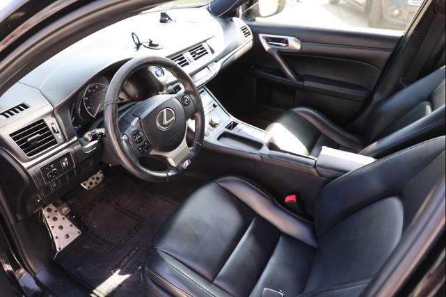 Photo of 2015 Obsidian Lexus CT 200h