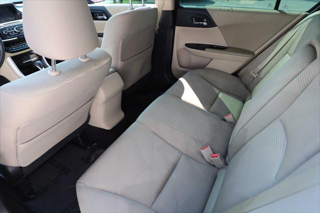 Photo of 2016 Basque Red Pearl II Honda Accord