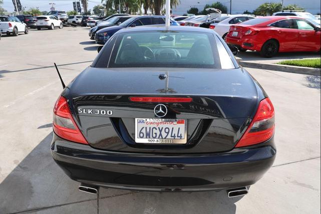 Photo of 2009 BLACK Mercedes-Benz SLK-Class